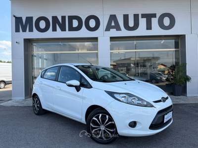 Ford Fiesta 5 porte Titanium  NEOPATENTATI Bianco usata Rovigo