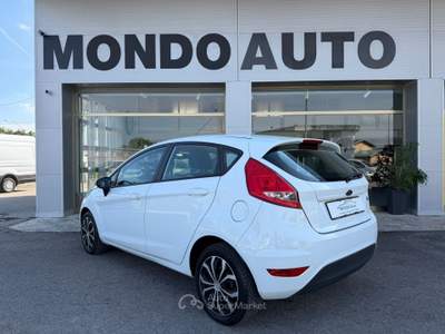 Ford Fiesta 5 porte Titanium  NEOPATENTATI Bianco usata Rovigo