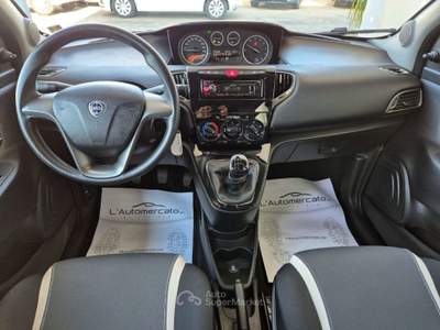 Lancia Ypsilon 1.2 69 CV 5 porte Gold Argento usata Francavilla Fontana