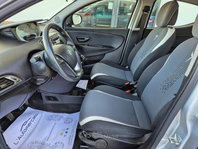Lancia Ypsilon 1.2 69 CV 5 porte Gold Argento usata Francavilla Fontana