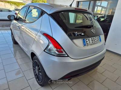 Lancia Ypsilon 1.2 69 CV 5 porte Gold Argento usata Francavilla Fontana