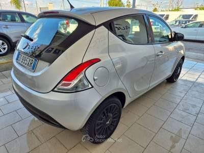 Lancia Ypsilon 1.2 69 CV 5 porte Gold Argento usata Francavilla Fontana
