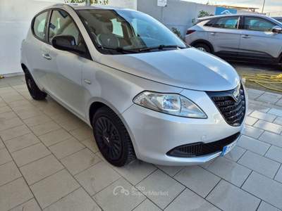 Lancia Ypsilon 1.2 69 CV 5 porte Gold Argento usata Francavilla Fontana