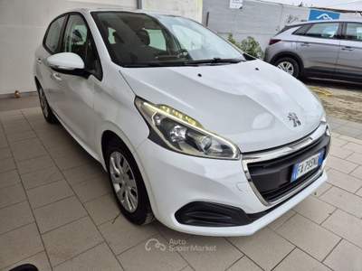 Peugeot 208 1.4 8V HDi 68CV 5p. Business Bianco usata Francavilla Fontana