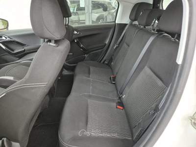 Peugeot 208 1.4 8V HDi 68CV 5p. Business Bianco usata Francavilla Fontana