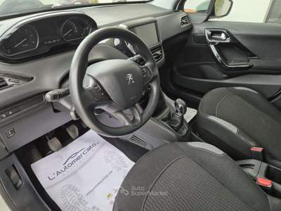 Peugeot 208 1.4 8V HDi 68CV 5p. Business Bianco usata Francavilla Fontana