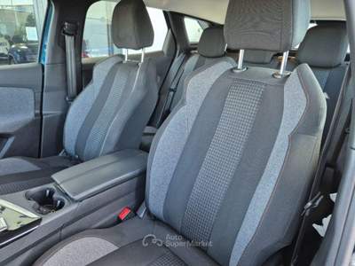 Peugeot 3008 BlueHDi 130 S&S EAT8 Active Pack Blu/Azzurro usata Francavilla Fontana