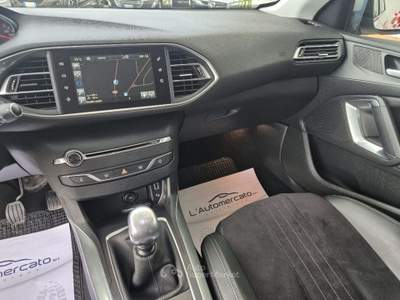 Peugeot 308 BlueHDi 120 S&S Allure Bianco usata Francavilla Fontana