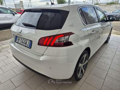 Peugeot 308 BlueHDi 120 S&S Allure Bianco usata Francavilla Fontana