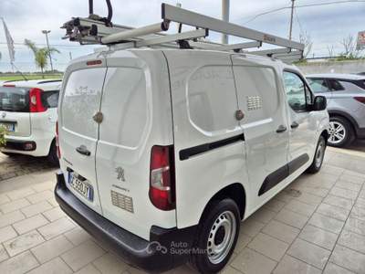 Peugeot Partner BlueHDi 100 S&S PC Furgone Pro Bianco usata Francavilla Fontana