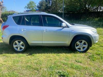Toyota RAV4 TOYOTA  RAV 2.2 D-4D  SOL Argento usata CAVA MANARA