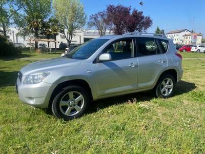 Toyota RAV4 TOYOTA  RAV 2.2 D-4D  SOL Argento usata CAVA MANARA