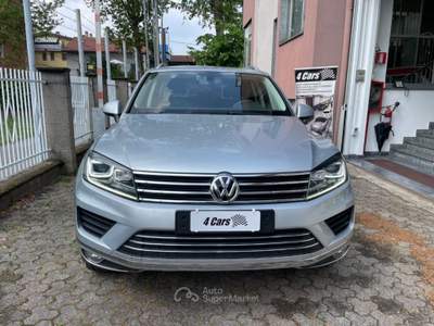 Volkswagen Touareg 3.0 TDI 204 CV tiptronic BlueMotion Techn. Executi Grigio usata Caronno Pertusella