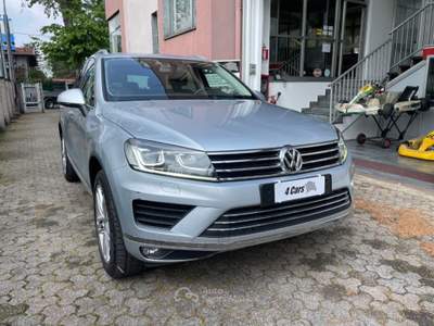 Volkswagen Touareg 3.0 TDI 204 CV tiptronic BlueMotion Techn. Executi Grigio usata Caronno Pertusella