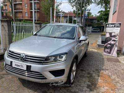 Volkswagen Touareg 3.0 TDI 204 CV tiptronic BlueMotion Techn. Executi Grigio usata Caronno Pertusella