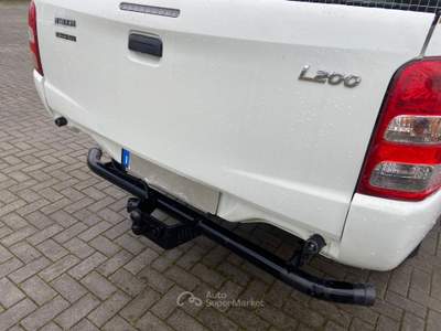 Mitsubishi L200 mitsubishi l 200 club cub  2.4 Bianco usata CAVA MANARA