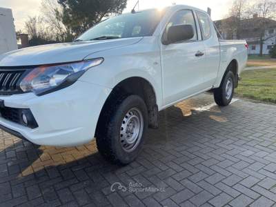 Mitsubishi L200 mitsubishi l 200 club cub  2.4 Bianco usata CAVA MANARA