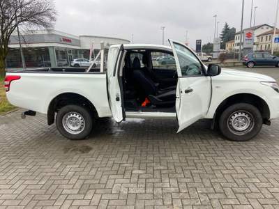Mitsubishi L200 mitsubishi l 200 club cub  2.4 Bianco usata CAVA MANARA