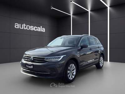 Volkswagen Tiguan 2.0 TDI 150 CV SCR DSG Life Grigio usata Napoli