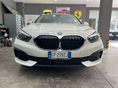 BMW Serie 1 116d 116 Serie 1 F40 116d Business Advantage auto  *TAGLIANDI BMW Bianco usata Roma