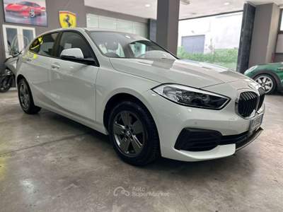 BMW Serie 1 116d 116 Serie 1 F40 116d Business Advantage auto  *TAGLIANDI BMW Bianco usata Roma
