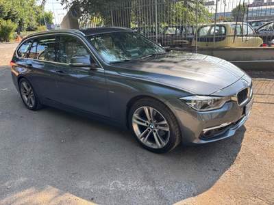 BMW Serie 3 320d 320d Touring Luxury usata Bologna