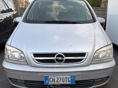 Opel Zafira Opel Zafira 2.2 DTI Elegance 7 posti Argento usata Torino