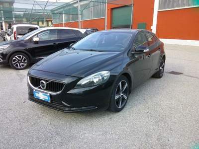 Volvo V40 D2 Kinetic Nero usata Fossano