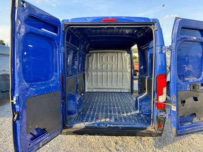 Peugeot Boxer 2.2 BlueHDi Cargo L2H2 Iva Compresa Blu/Azzurro usata Prato