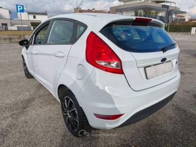 Ford Fiesta Benzina/G.P.L. ( DISTRIBUZIONE FATTA ) Bianco usata Vicenza