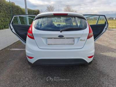 Ford Fiesta Benzina/G.P.L. ( DISTRIBUZIONE FATTA ) Bianco usata Vicenza