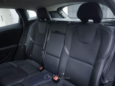 Volvo V40 Volvo V40 D2 1.6 Powershift Momentum Unicoproprietario Nero usata Torino