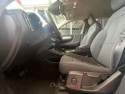 Volvo XC40 T5 Plug-in Hybrid Recharge Inscription Grigio usata Pordenone