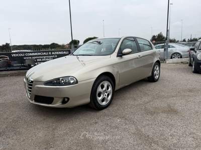 Alfa Romeo 147 147 1.6 TS 105CV 5p. Distinctive usata Cervia