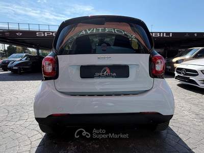 Smart ForTwo SENSORI DI PARCHEGGIO RATA MENSILE 172,00 EURO 70 1.0 52kW youngster Bianco usata Roma