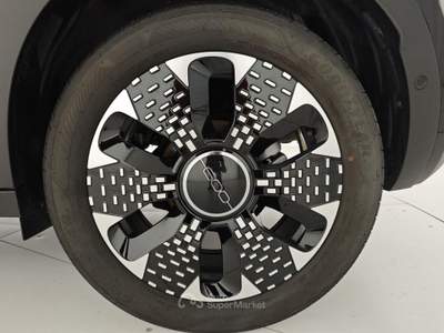 Fiat 600 Hybrid 110 CV DCT MHEV La Prima Nero usata Capua
