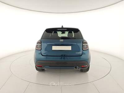 Fiat 600 Hybrid 110 CV DCT MHEV La Prima Blu/Azzurro usata Capua