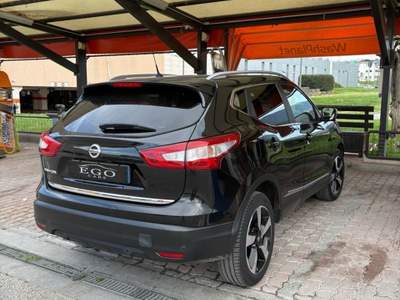 Nissan Qashqai tenuta in ottimo stato Nero usata Folignano