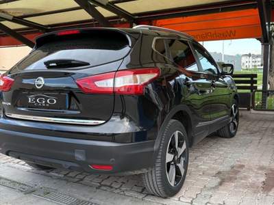 Nissan Qashqai tenuta in ottimo stato Nero usata Folignano