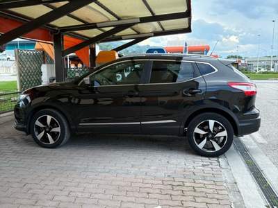 Nissan Qashqai tenuta in ottimo stato Nero usata Folignano