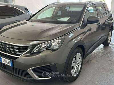 Peugeot 5008 5008 II 20119 1.5 bluehdi Active s- 7 posti- Marrone usata Monza