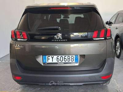 Peugeot 5008 5008 II 20119 1.5 bluehdi Active s- 7 posti- Marrone usata Monza