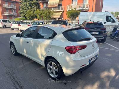 Alfa Romeo Giulietta 1.6 jtdm(2) Distinctive NEOPATENTATI Bianco usata Treviglio