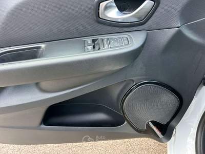 Renault Clio Clio 1.2 75CV 5 porte Zen Bianco usata Velletri