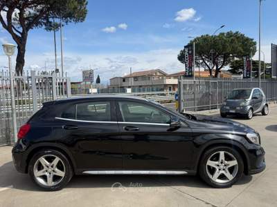 Mercedes-Benz GLA Mercedes gla 200 premium automatica Nero usata Qualiano