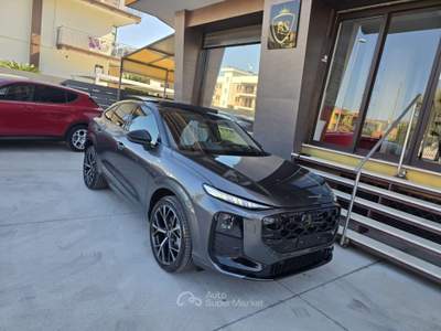 Audi Q3 SPB TDI 110 kW S tronic Line edition Grigio usata Brusciano