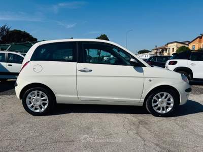 Lancia Ypsilon Multijet 16V Momo Design Bianco usata Comacchio