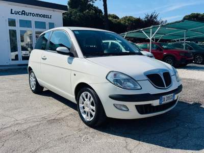 Lancia Ypsilon Multijet 16V Momo Design Bianco usata Comacchio