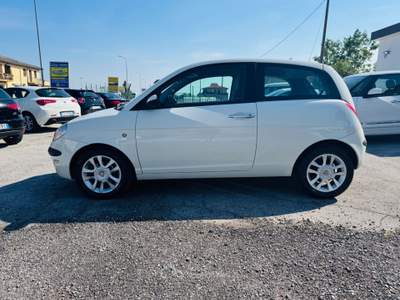 Lancia Ypsilon Multijet 16V Momo Design Bianco usata Comacchio
