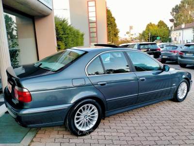 BMW Serie 5 528i 528 i E39 ATTIVA 193CV TARGA ORIGINALE/PELLE/TETTO/AUT Grigio usata Rubano